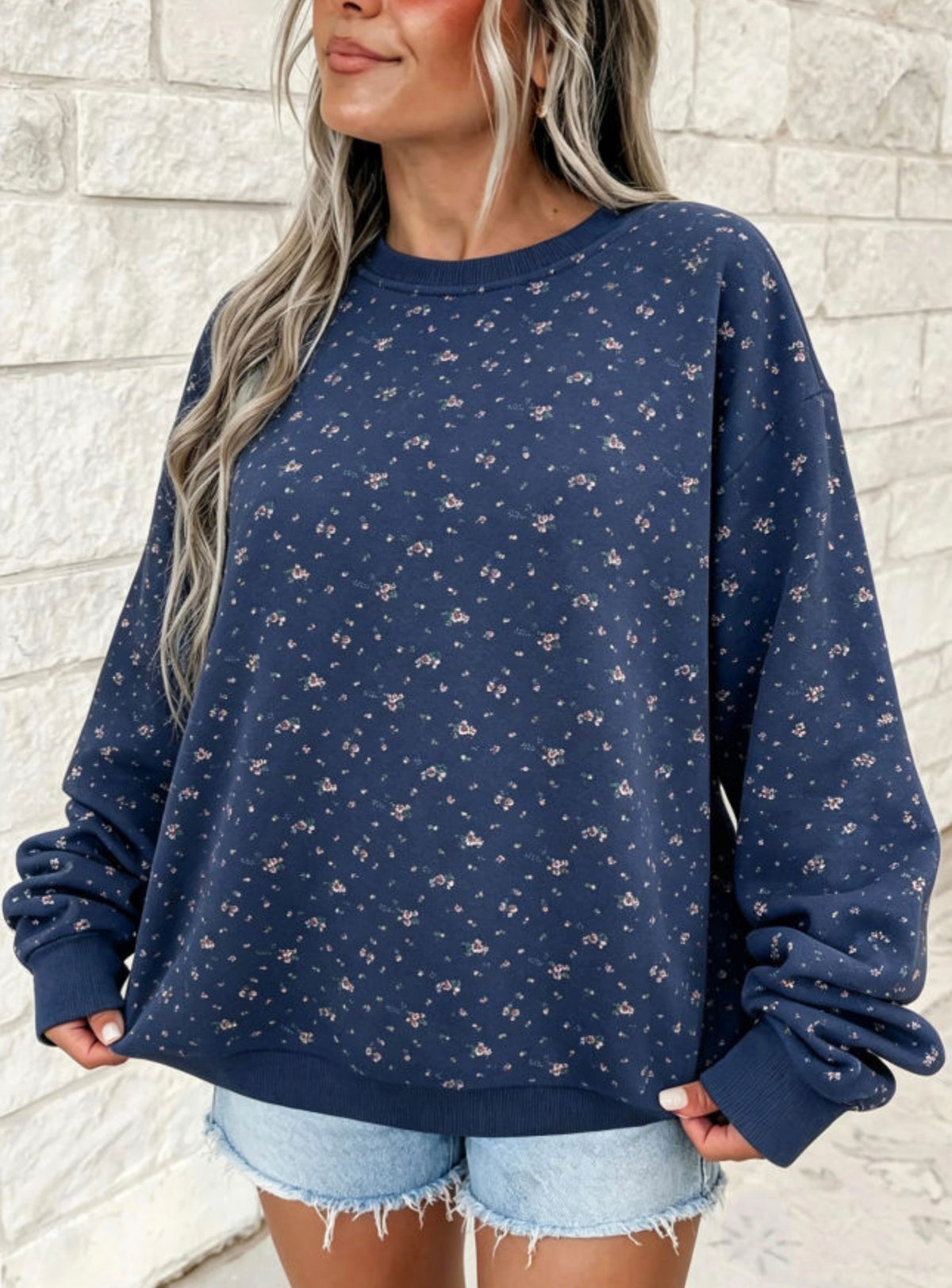 *PREORDER* Little bit Sweatshirt