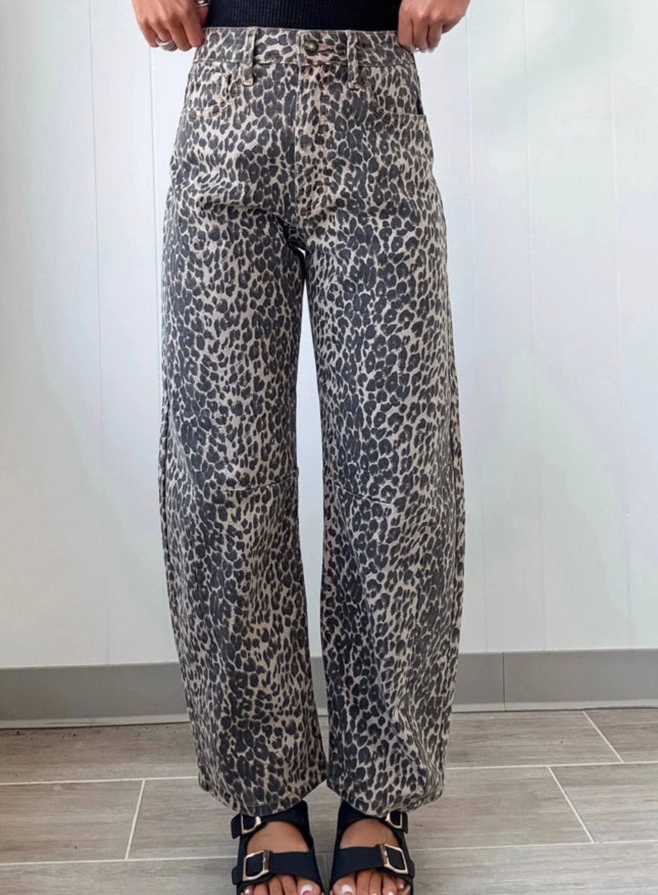 *PREORDER* Leo Barrel Jeans